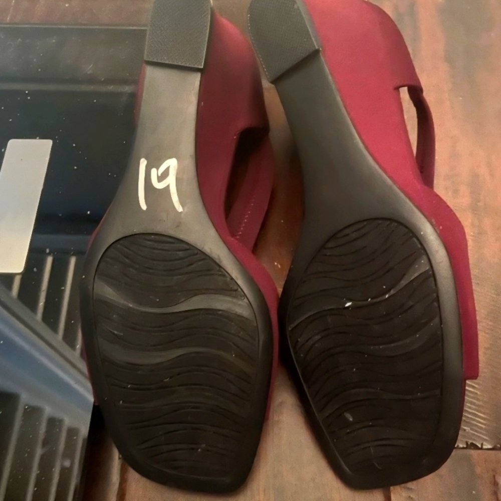 ⚠️IMPO⚠️ NWOT Women's 👠 Burgundy Slingback Heels Sz 6.5🌟 - Picture 3 of 3
